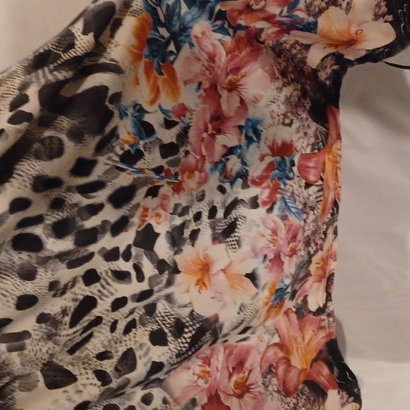 SIMPLY ASTER by Firmiana, tan, black, pink - Picture 4 of 7